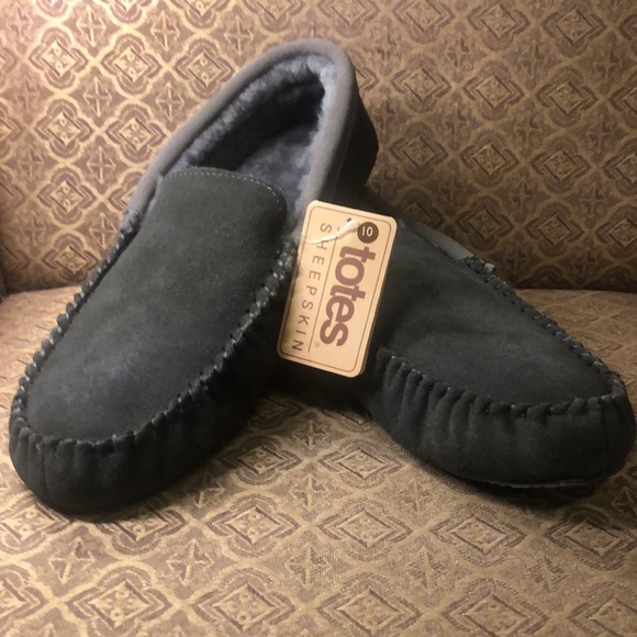 New TOTES 100%  GENUINE Sheepskin slippers / moccasins 291an - Picture 1 of 15